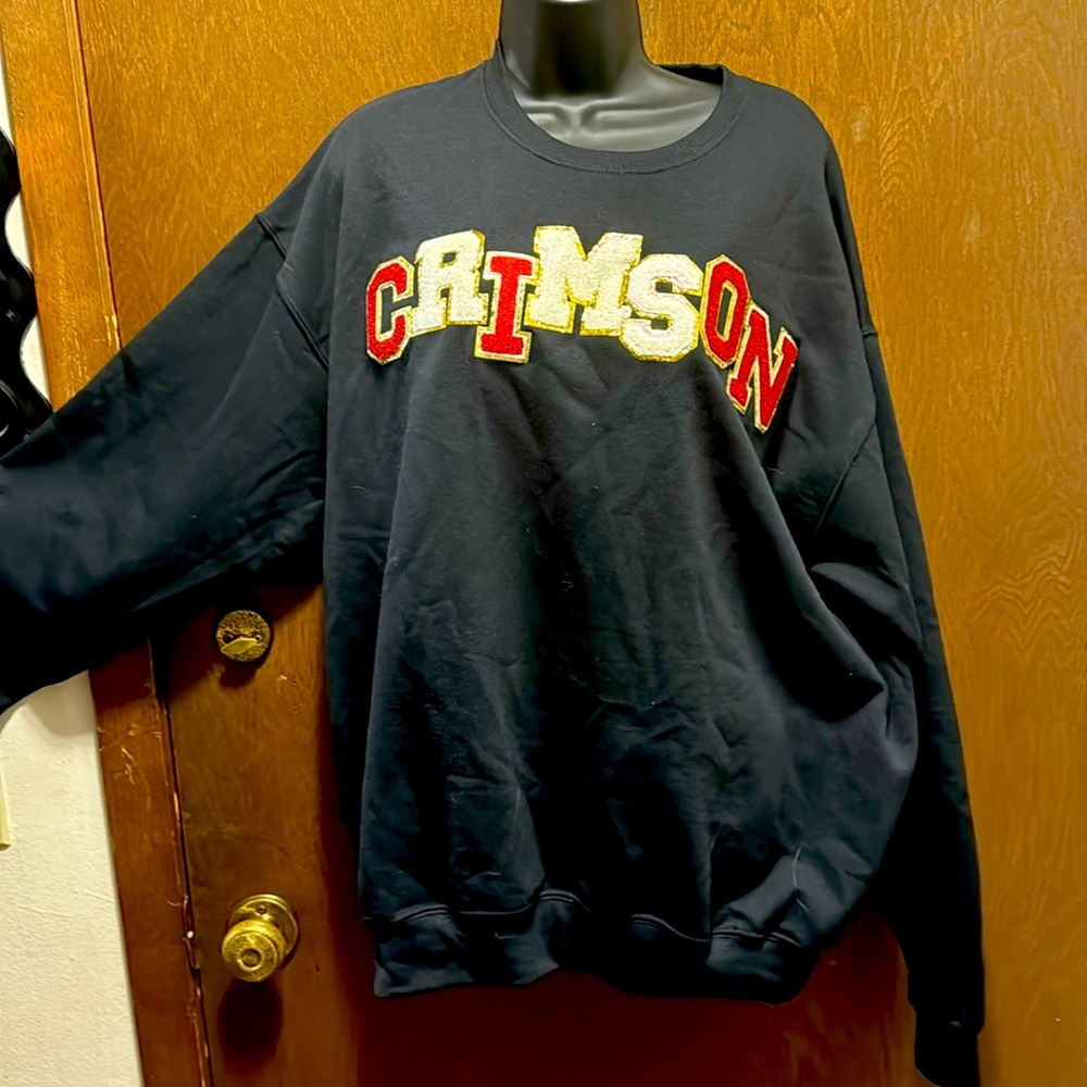 Super cool! punch sweatshirt with sparkling appliqué ( CRIMSON)
